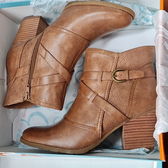 🎁 BareTraps Launa Women's Ankle Boot - Picture 7 of 7